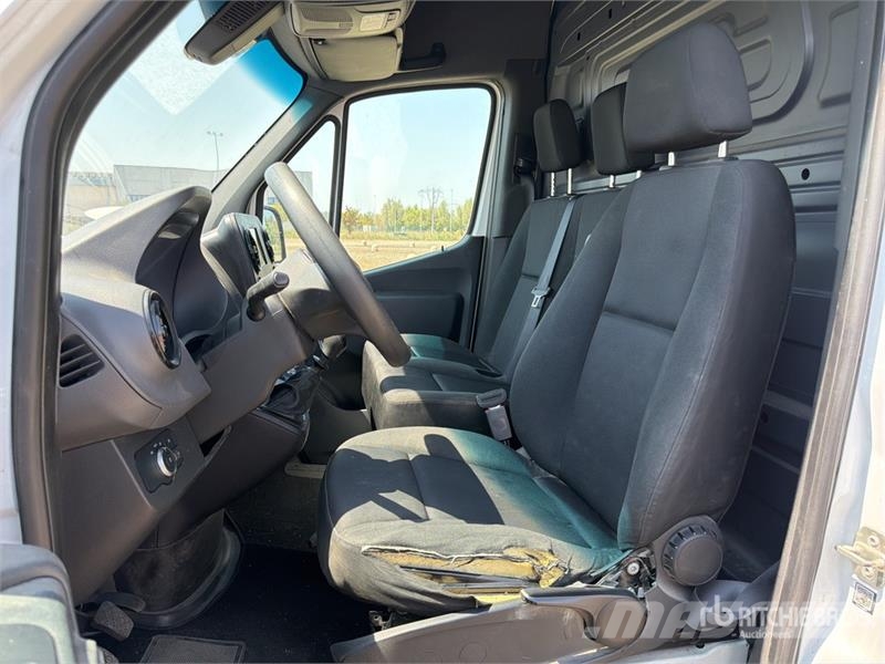 Mercedes-Benz Sprinter 311CDI Cargo Van Furgonetas cerradas