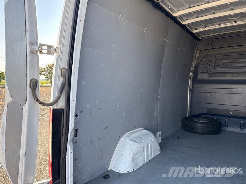 Mercedes-Benz Sprinter 314CDI Cargo Van Pakettiautot