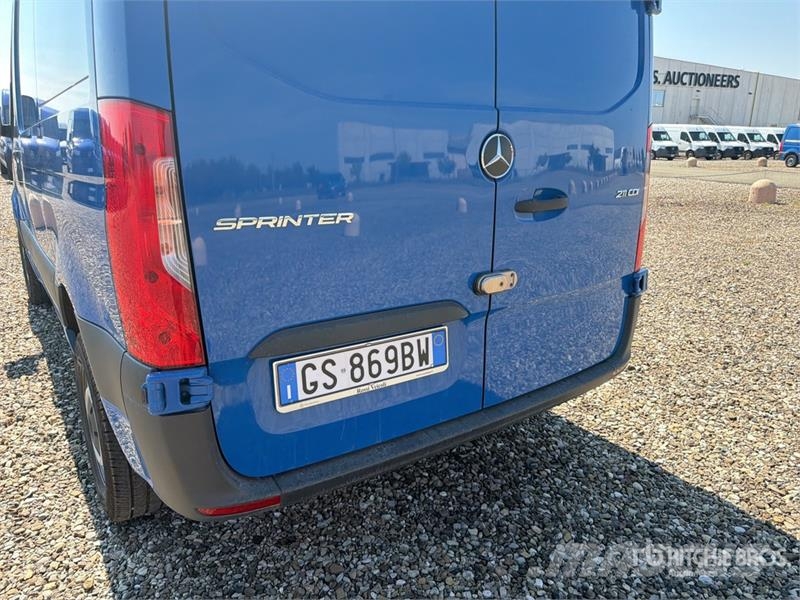 Mercedes-Benz Sprinter 211 CDi Cargo Van Utilitaire