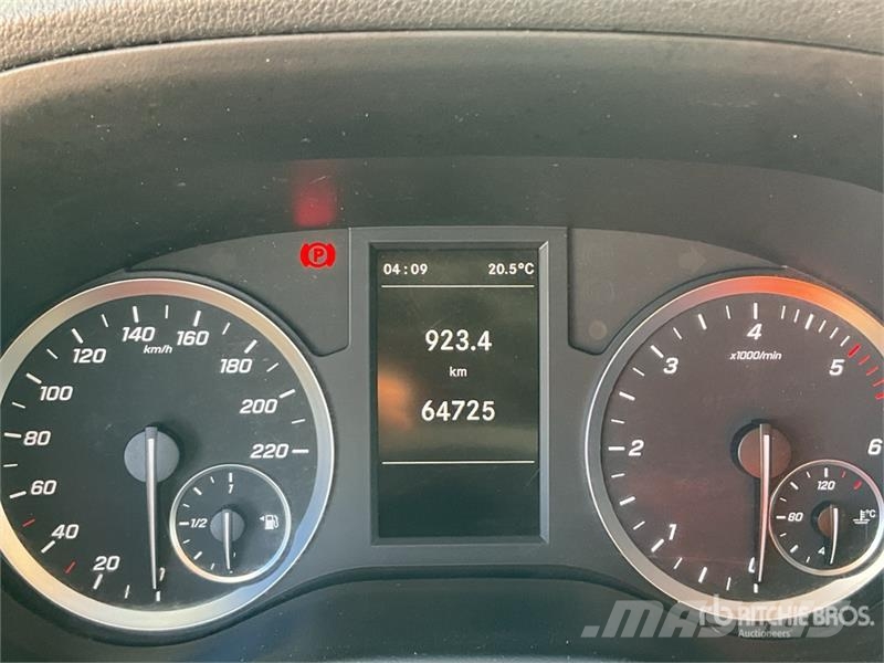 Mercedes-Benz Vito 110 CDI 廂式貨物運輸車