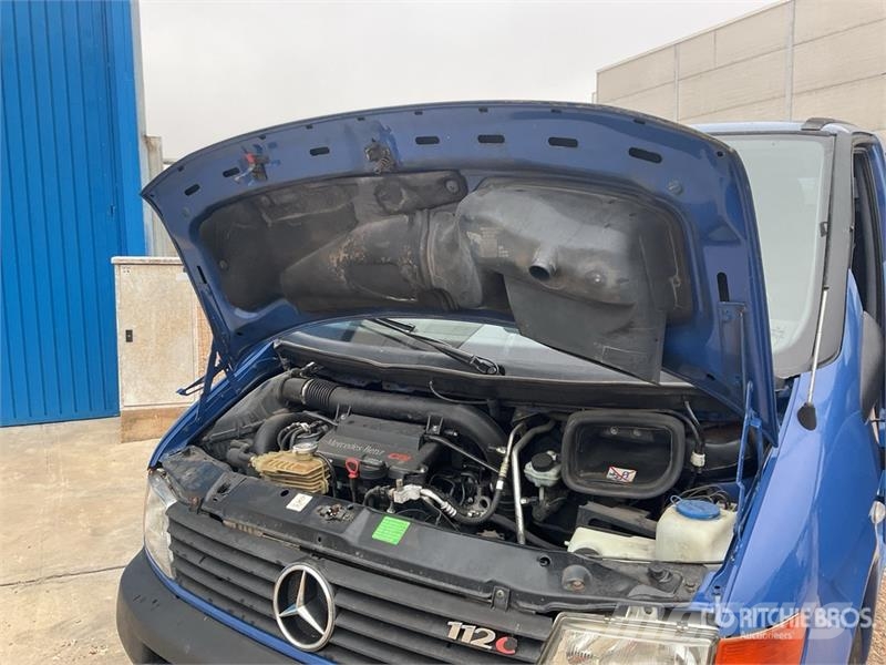 Mercedes-Benz Vito 112 CDI Cargo Van Панельні фургони