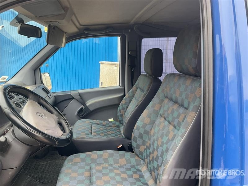 Mercedes-Benz Vito 112 CDI Cargo Van Панельні фургони