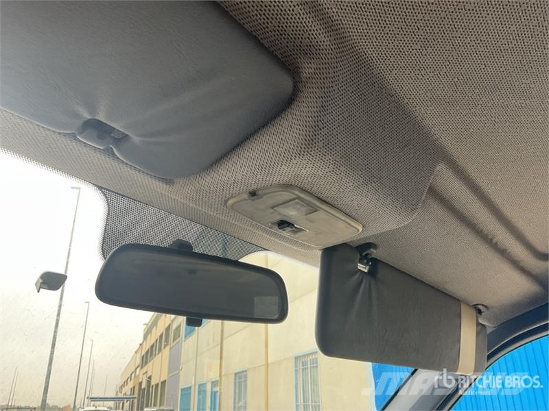 Mercedes-Benz Vito 112 CDI Cargo Van Панельні фургони