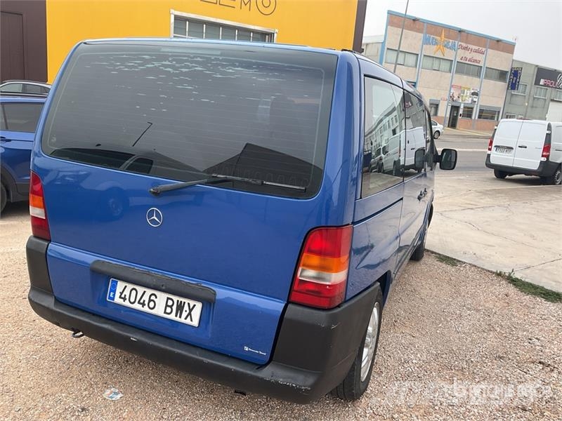 Mercedes-Benz Vito 112 CDI Cargo Van Панельні фургони