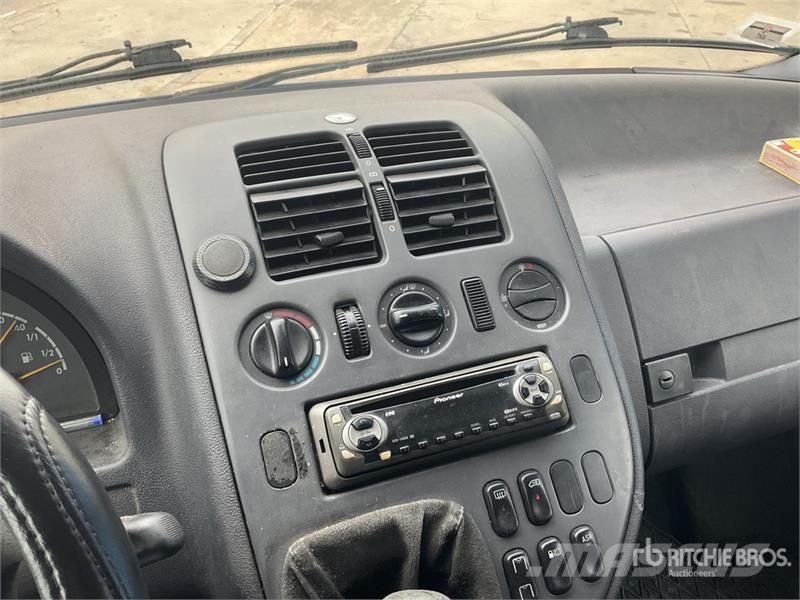 Mercedes-Benz Vito 112 CDI Cargo Van Панельні фургони