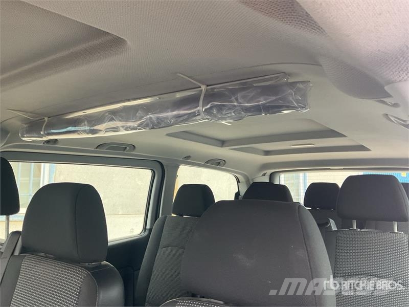 Mercedes-Benz Vito 9 Passenger Van 廂式貨物運輸車