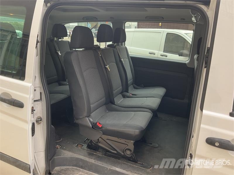 Mercedes-Benz Vito 9 Passenger Van 廂式貨物運輸車
