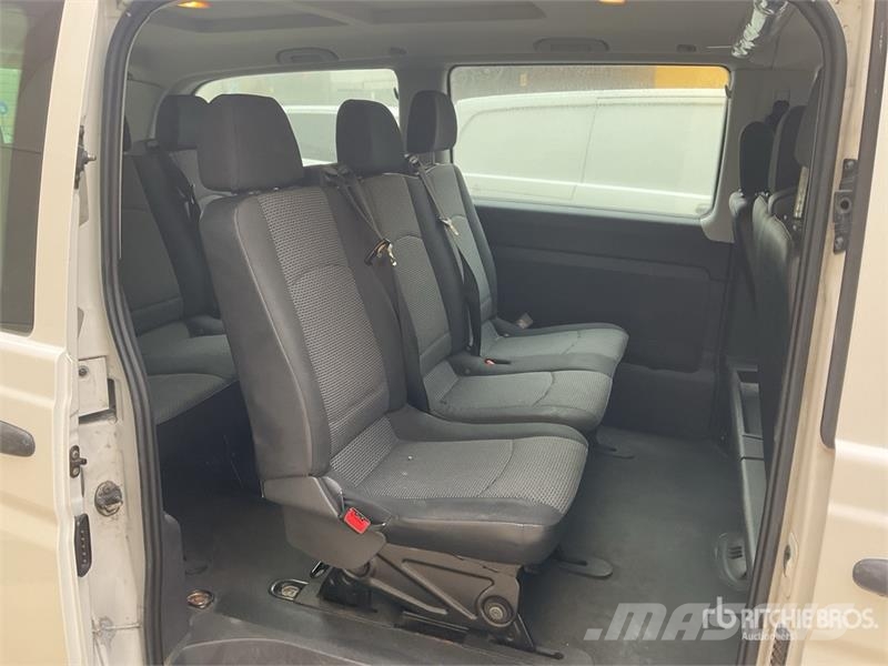 Mercedes-Benz Vito 9 Passenger Van 廂式貨物運輸車