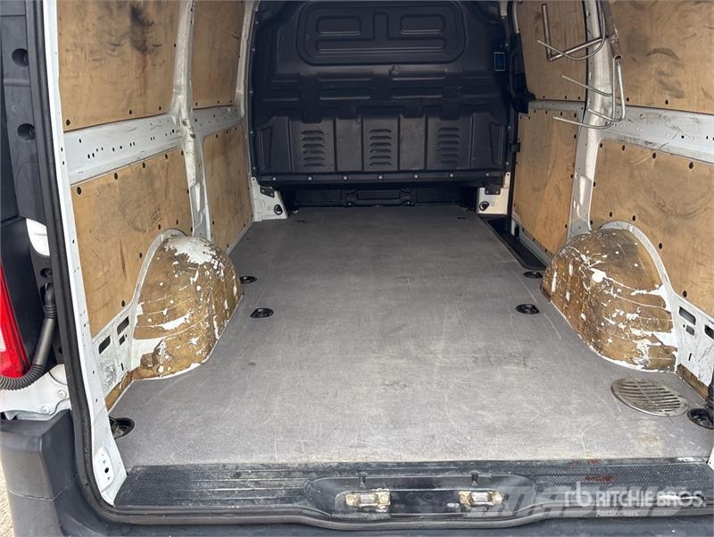 Mercedes-Benz Vito Cargo Van Panel vans