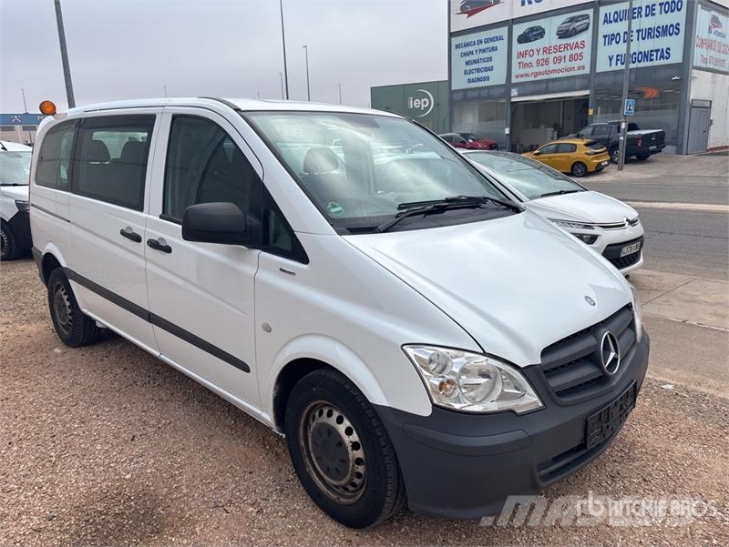 Mercedes-Benz Vito Passenger Van Панельні фургони