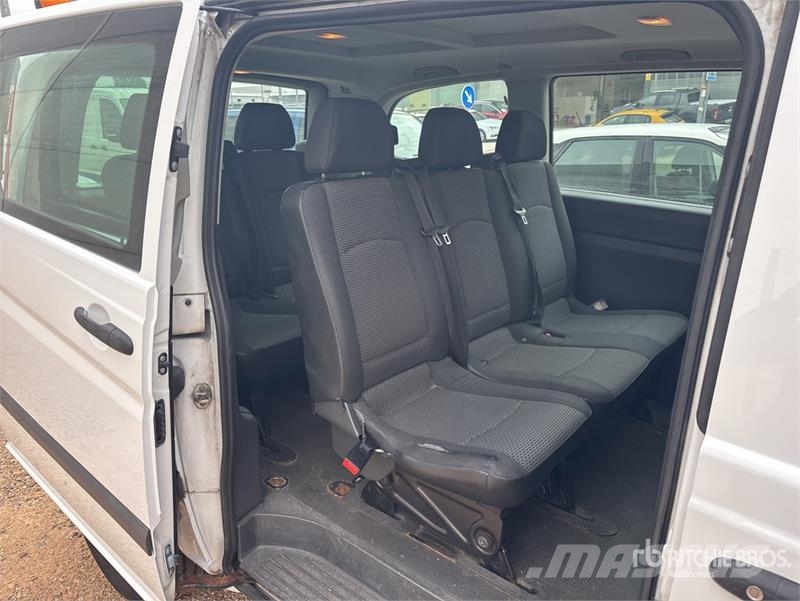 Mercedes-Benz Vito Passenger Van Панельні фургони
