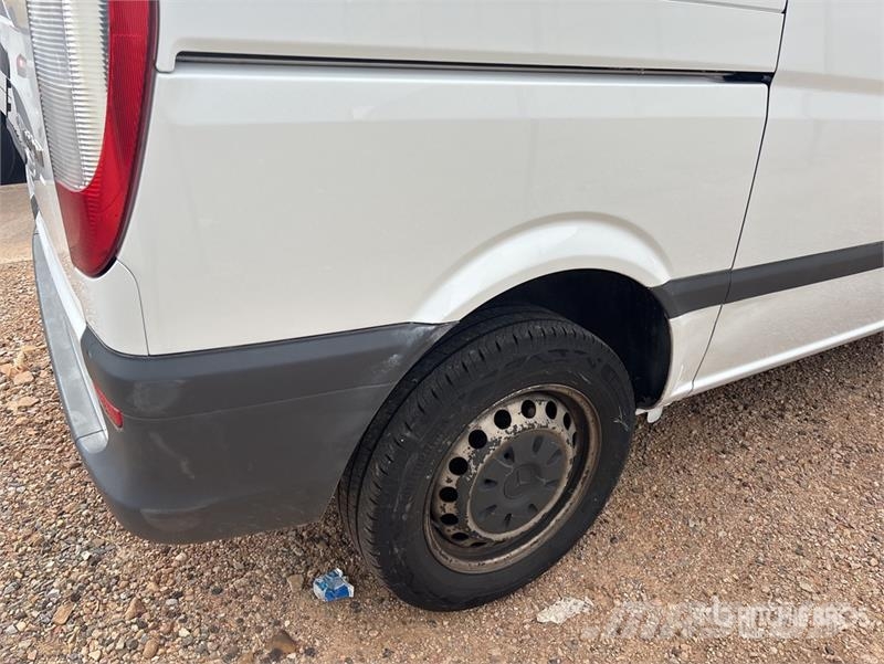 Mercedes-Benz Vito Passenger Van Панельні фургони