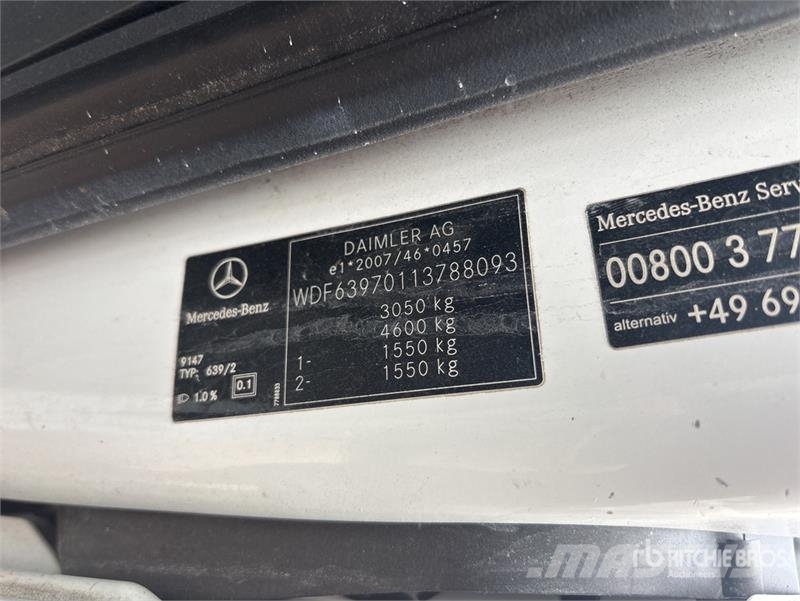 Mercedes-Benz Vito Passenger Van Панельні фургони
