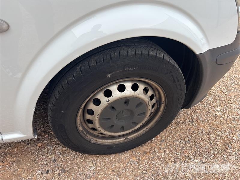 Mercedes-Benz Vito Passenger Van Панельні фургони