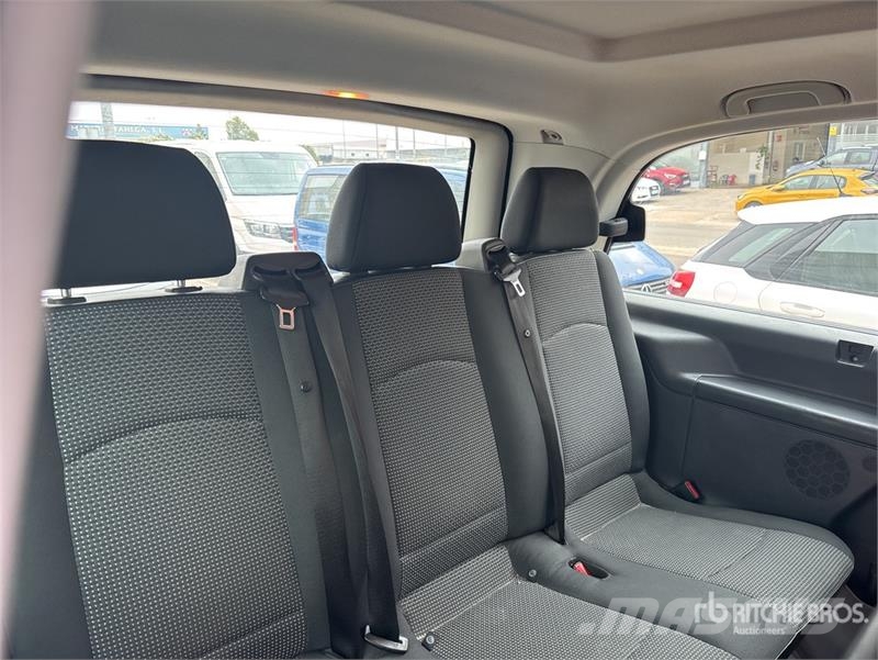 Mercedes-Benz Vito Passenger Van Панельні фургони