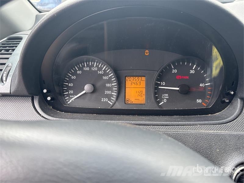 Mercedes-Benz Vito Passenger Van Панельні фургони