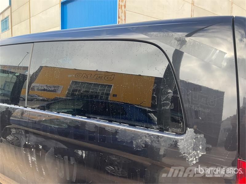 Mercedes-Benz Vito Tourer Cargo Van Панельні фургони