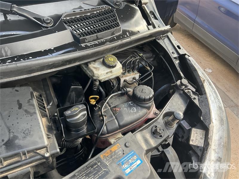 Mercedes-Benz Vito Tourer Cargo Van Панельні фургони