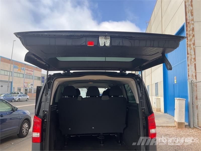 Mercedes-Benz Vito Tourer Cargo Van Панельні фургони