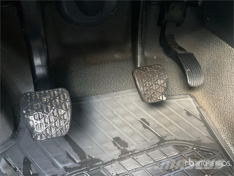 Mercedes-Benz Vito Tourer Cargo Van Панельні фургони