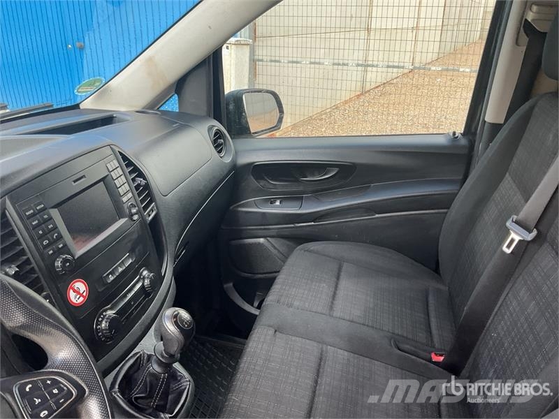 Mercedes-Benz Vito Tourer Cargo Van Панельні фургони