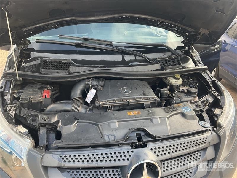 Mercedes-Benz Vito Tourer Cargo Van Панельні фургони