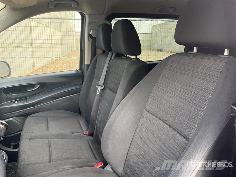 Mercedes-Benz Vito Tourer Cargo Van Панельні фургони