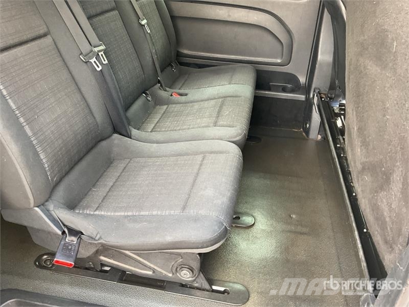 Mercedes-Benz Vito Tourer Cargo Van Панельні фургони