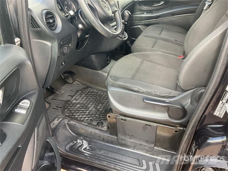 Mercedes-Benz Vito Tourer Cargo Van Панельні фургони
