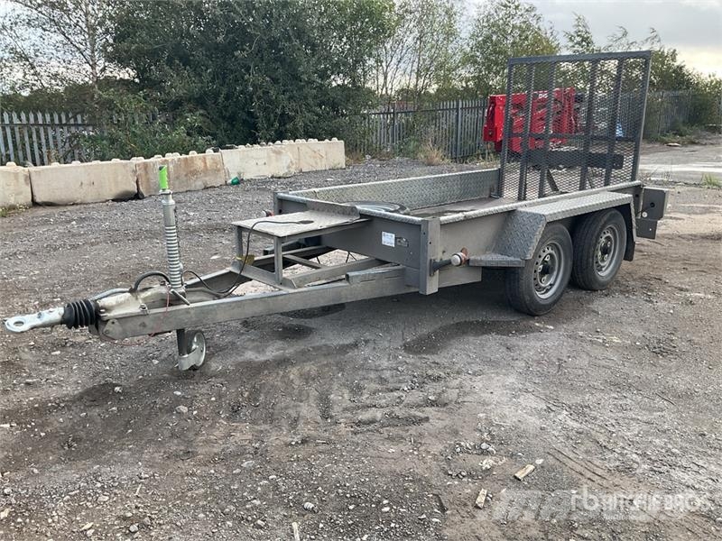  Meredith &Eyre 2700 kg 2.47 m T/A Equipment Traile Vehicle transport trailers