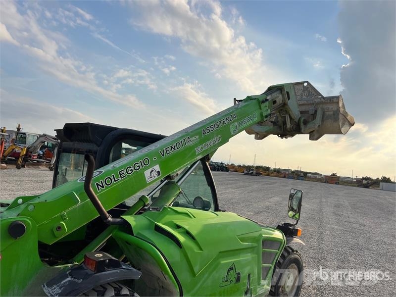Merlo P27.6 Telehandler مناولات متداخلة
