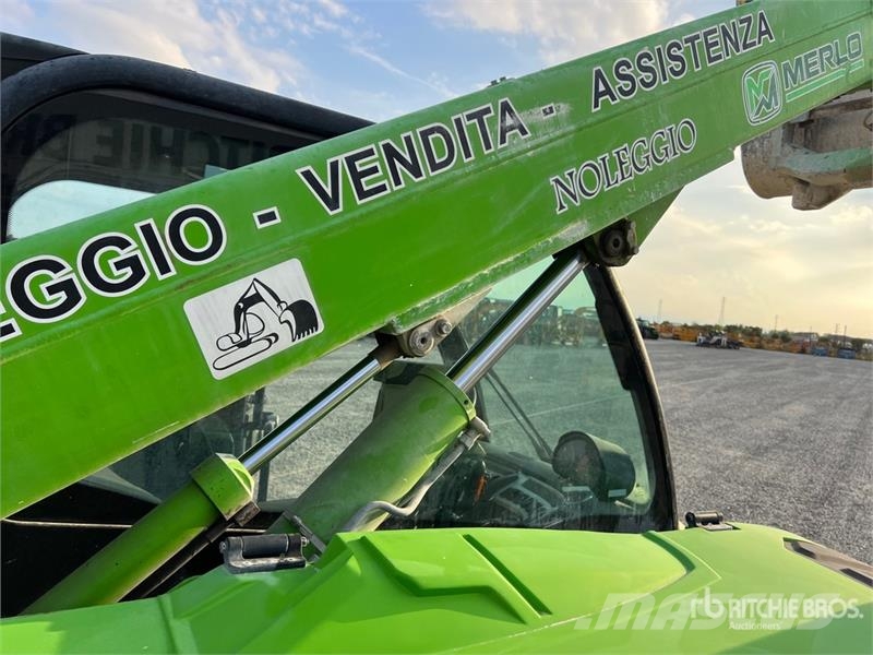Merlo P27.6 Telehandler مناولات متداخلة