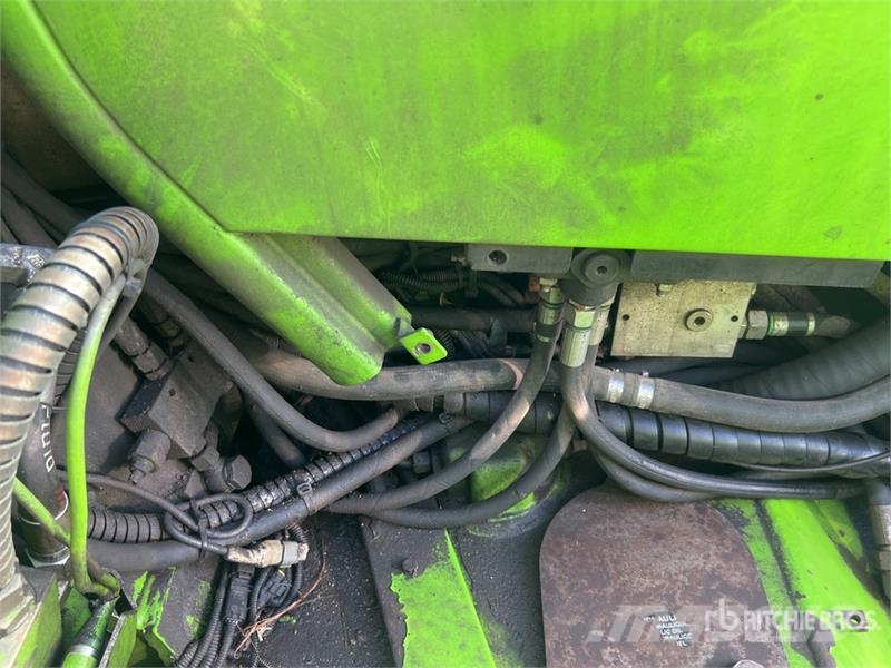 Merlo P28.8 PLUS Chariot Telescopique Telehandler テレスコーピックハンドラー
