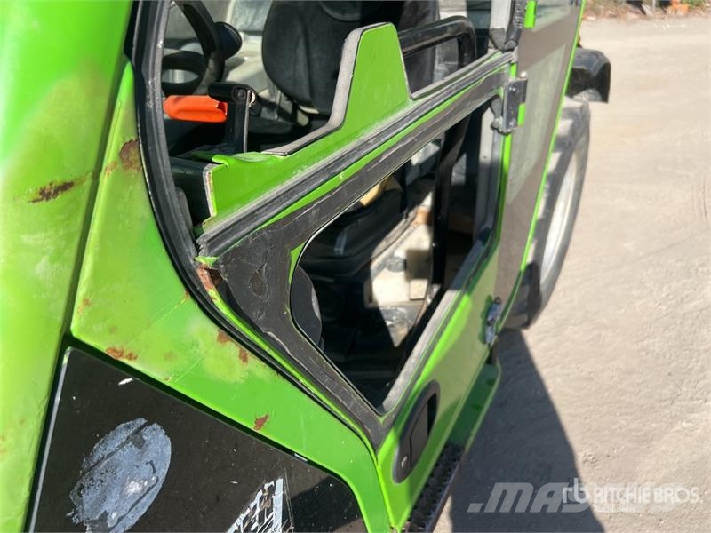 Merlo P28.8 PLUS Chariot Telescopique Telehandler テレスコーピックハンドラー