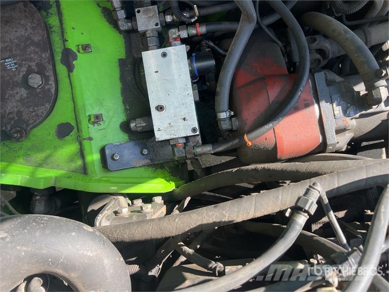Merlo P28.8 PLUS Chariot Telescopique Telehandler テレスコーピックハンドラー