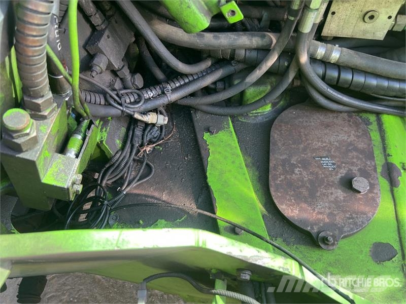 Merlo P28.8 PLUS Chariot Telescopique Telehandler テレスコーピックハンドラー