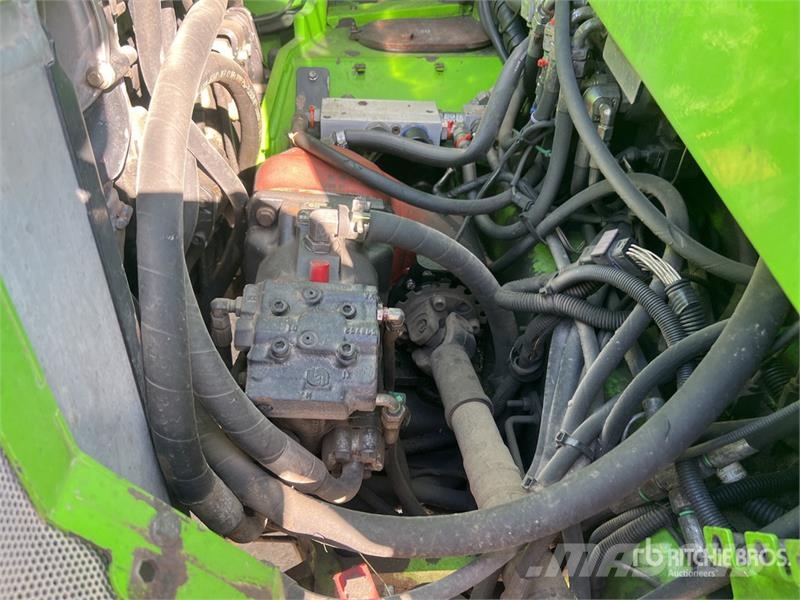 Merlo P28.8 PLUS Chariot Telescopique Telehandler テレスコーピックハンドラー
