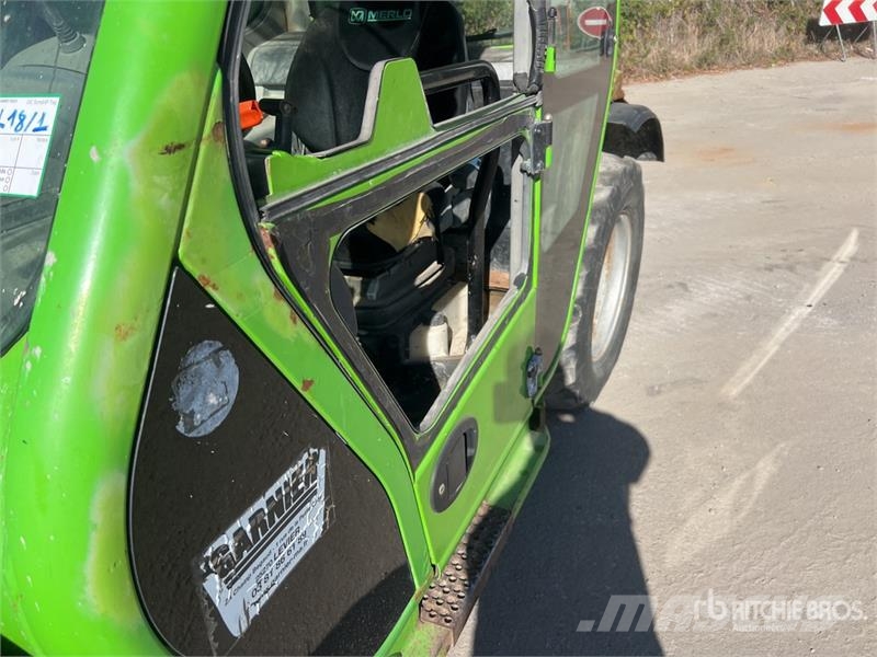 Merlo P28.8 PLUS Chariot Telescopique Telehandler テレスコーピックハンドラー