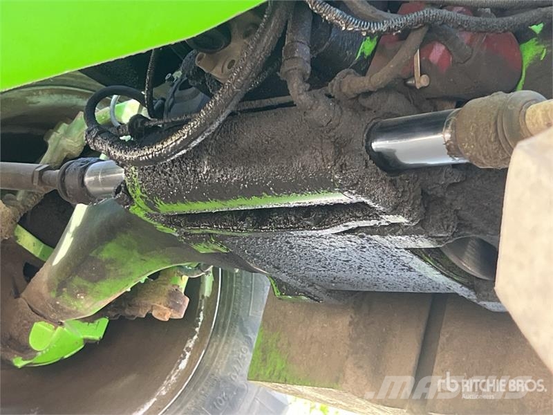Merlo P28.8 PLUS Chariot Telescopique Telehandler テレスコーピックハンドラー