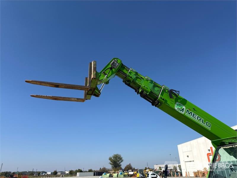 Merlo P40.17 مناولات متداخلة