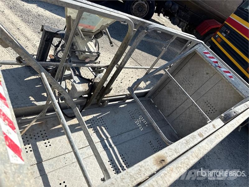 Merlo PTEZ.CDC.PP Telehandler Personnel Basket Diger