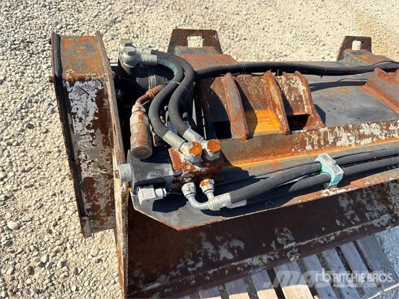 Metalmeccanica Moderna BM350 Skid Steer Concrete M Betoonisegistid