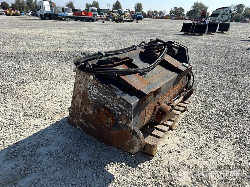 Metalmeccanica Moderna BM350 Skid Steer Concrete M Betoonisegistid