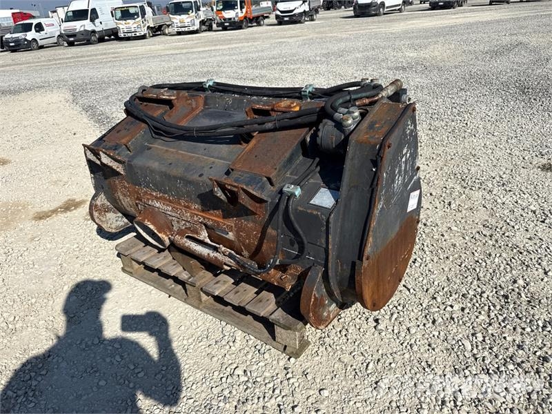 Metalmeccanica Moderna BM350 Skid Steer Concrete M Betoonisegistid