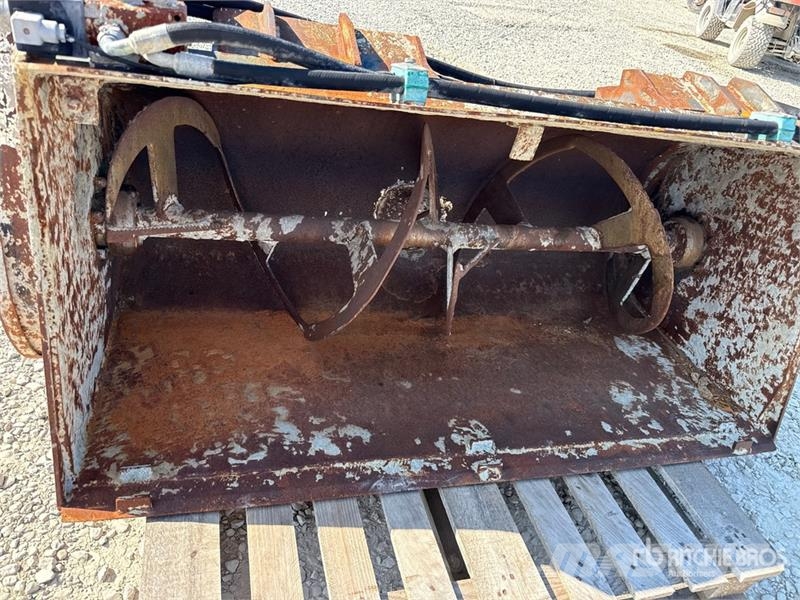 Metalmeccanica Moderna BM350 Skid Steer Concrete M Betoonisegistid