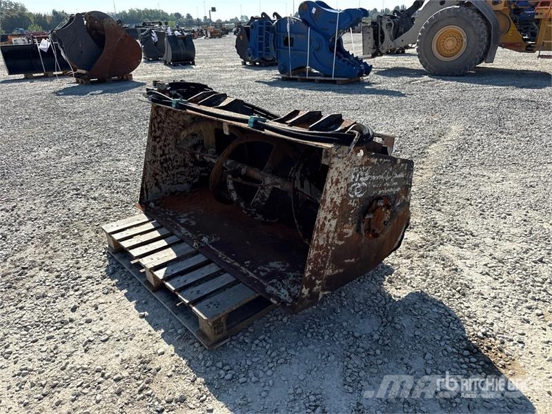 Metalmeccanica Moderna BM350 Skid Steer Concrete M Betoonisegistid