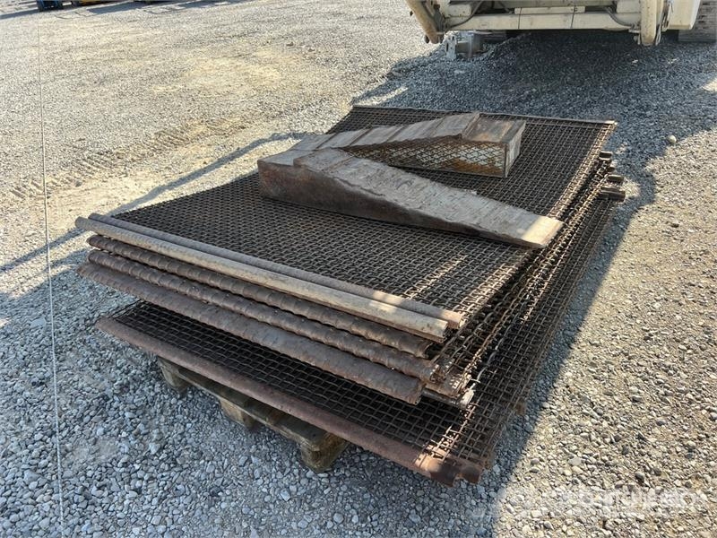 Metso Lokotrack ST352 غرابيل