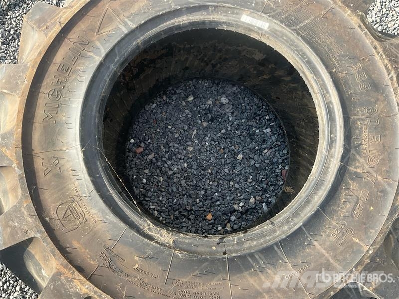 Michelin X M27 335/80R18 132G Tires (Unused) Neumáticos, ruedas y llantas
