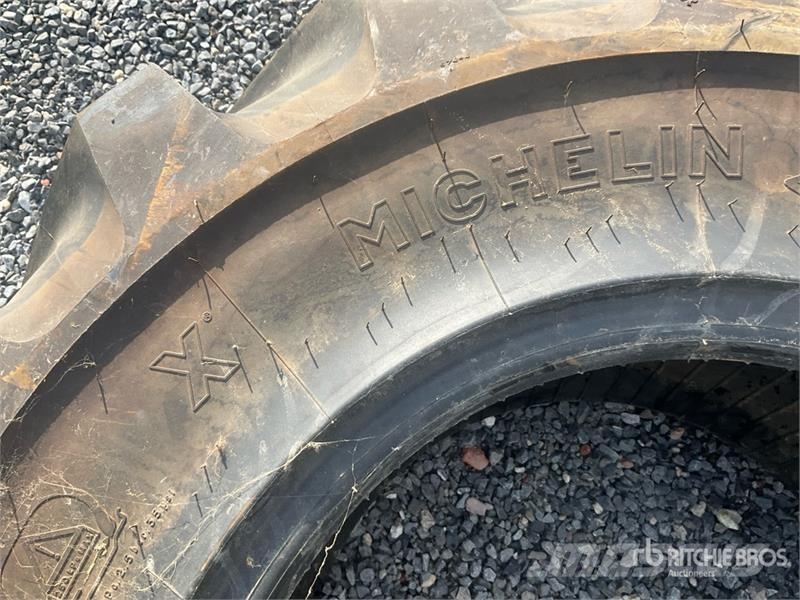 Michelin X M27 335/80R18 132G Tires (Unused) Neumáticos, ruedas y llantas