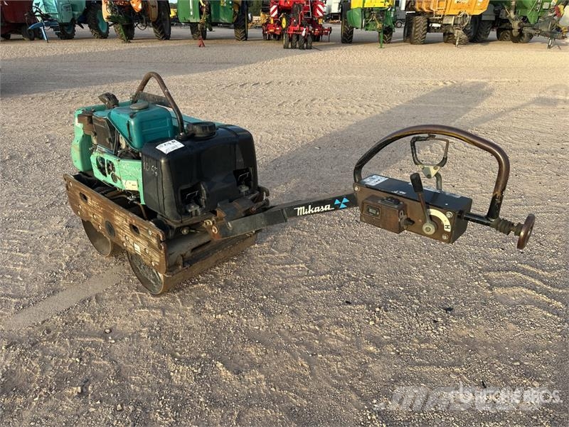 Mikasa MRH601DS Compacteur Double Drum Roller مداحل ثنائية الاسطوانة
